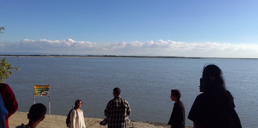 Kalyan tourist places include Ganesh Ghat along the Ulhas River, perfect for spiritual reflection