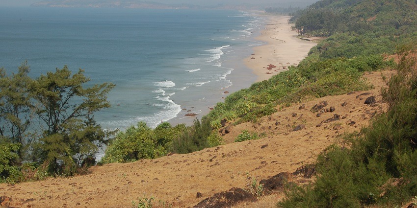 Ganpatipule is a coastal paradise decked with beaches, temples, and sunset points.