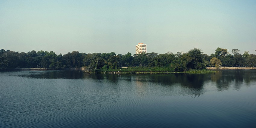 Scenic view of the Gayatri Jalashaya, with the clear blue sky at horizon