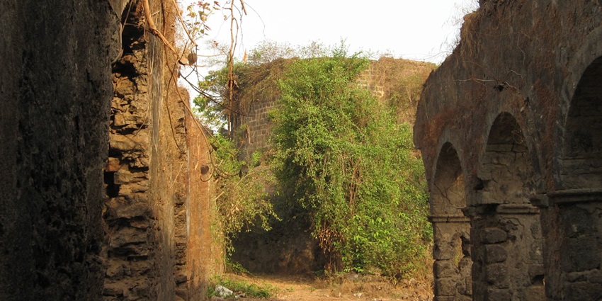 The Ghodbunder Fort is one of the most amazing places to visit in Mumbai within 50 km