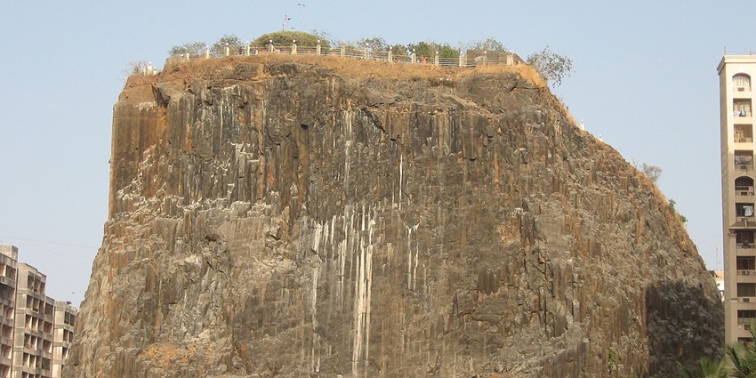 Gilbert Hill is one of the famous attractions in Andheri, attracting tourists every day.