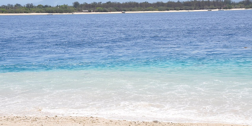 An image of Gili Islands, a tropical paradise near Lombok Island for tourists to explore.