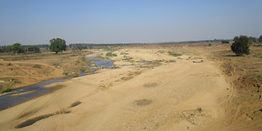 A dried-up, thin line of Barsotti river flowing from Syria Khurd, Giridih Town, Jharkhand