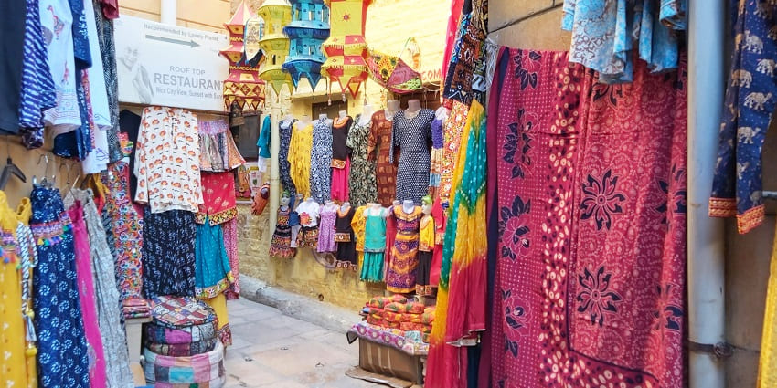 Shopping at the vibrant stalls on Commercial Street is one of the must things to do in Bangalore