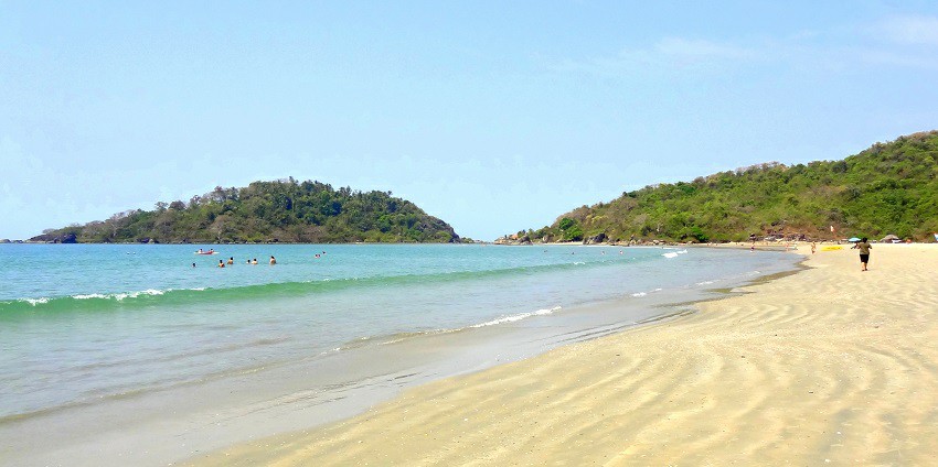 Scenic view of a beach at Goa with a clear sky and a bright sunny day