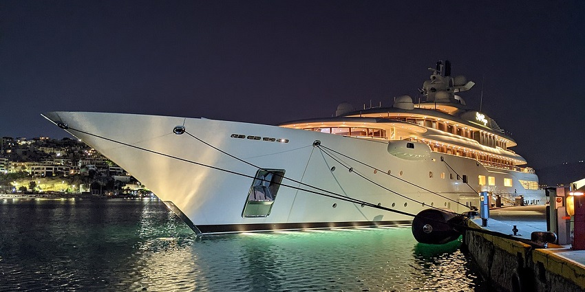 Enjoy Goan cultural yacht experience with traditional music and food