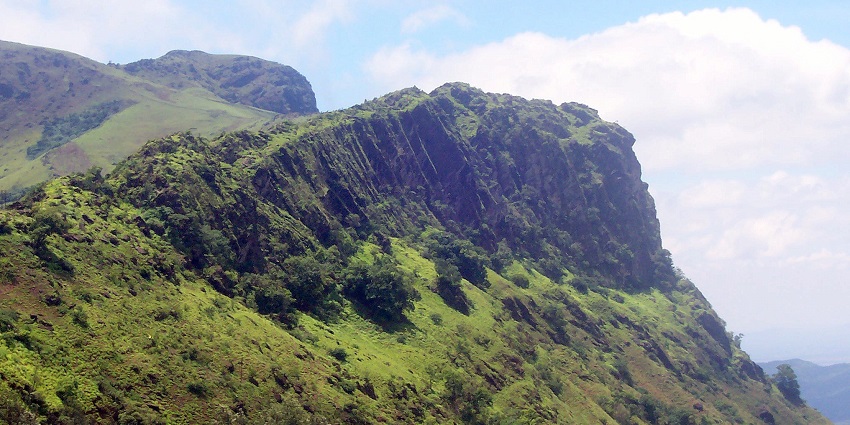 Goga Baba Hill, is among the famous places to visit in Aurangabad at night with stunning city views.