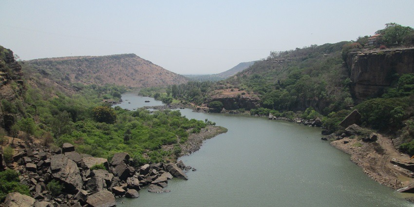 Gokak falls looking spectacular with the surroundings.