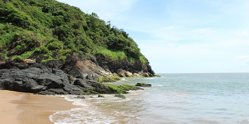 Gokarna, is one of the famous places to visit in Karnataka for couples with serene beaches