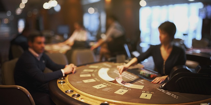 With its elegant interiors and modern Casino setting, it is a go-to place for gamblers