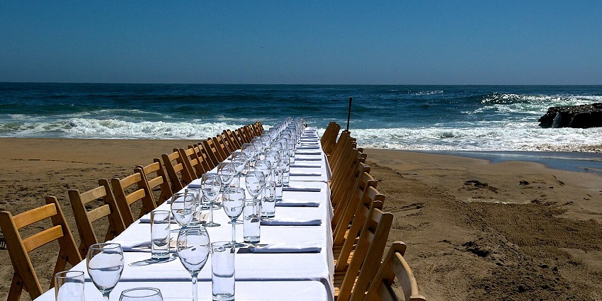 Gorai Beach is known for its peaceful ambiance and scenic beauty