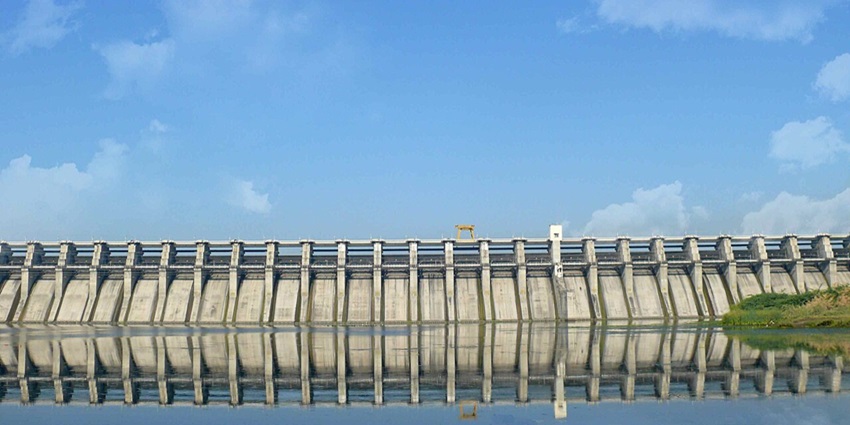 Image of a dam under the beautiful sky in Goregaon—places to visit in Goregaon