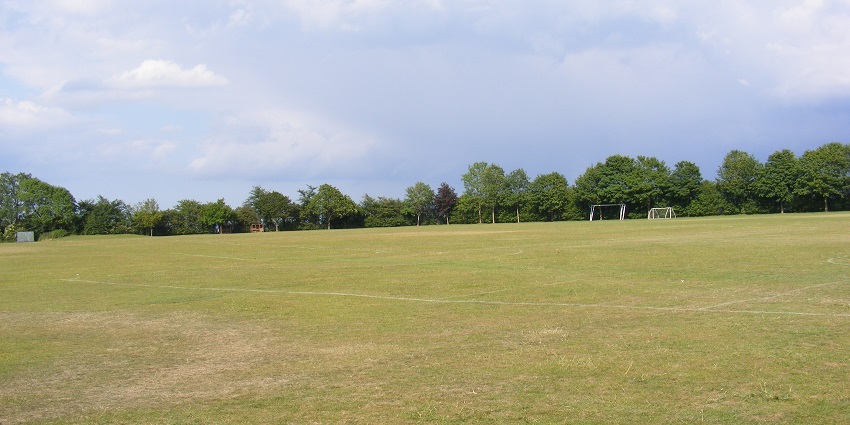 Goregaon Sports Club features excellent cricket, tennis, and badminton facilities.