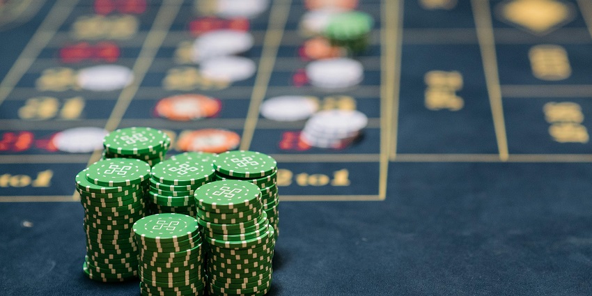 An image of assorted machine slots in a casino near Davenport, Iowa for travellers.