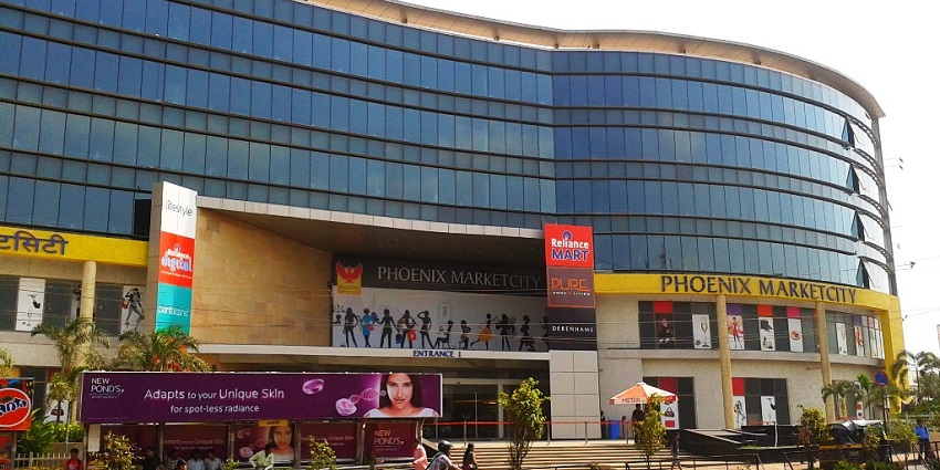 Growel 101 Mall is the place to visit in Kandivali for shopping and fun.