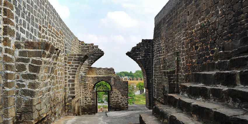 Gulbarga fort, a monument is a serene spot.