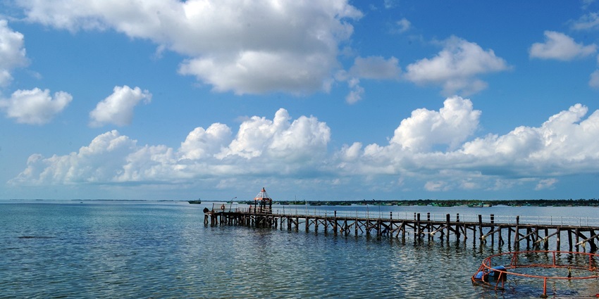 View of the Gulf of Mannar, one of the national parks near Tamil Nadu, from Rameshwaram.