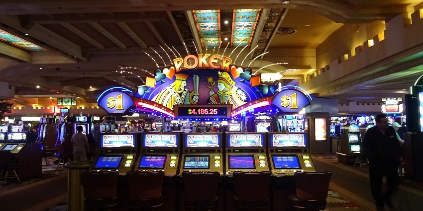 An image of the exciting poker games and Casino thrills at this casino in South Florida.