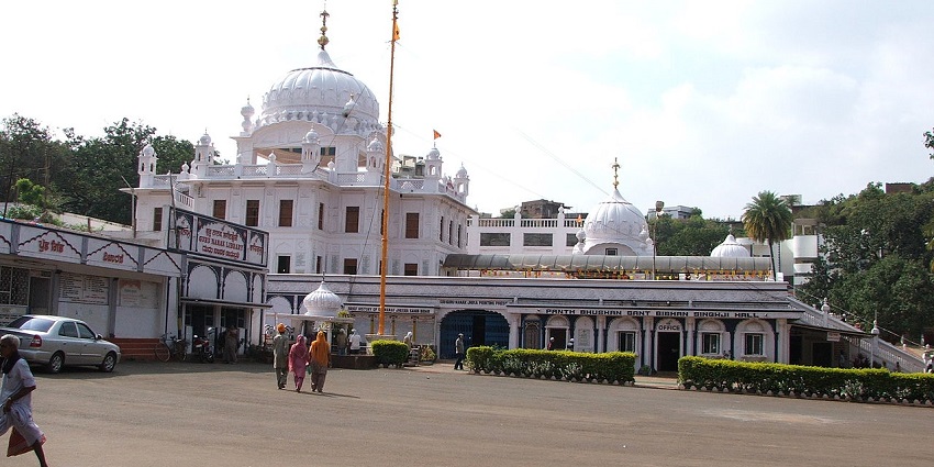Places to visit in Bidar feature Gurudwara, a tranquil space honouring Guru Nanak with a community kitchen.
