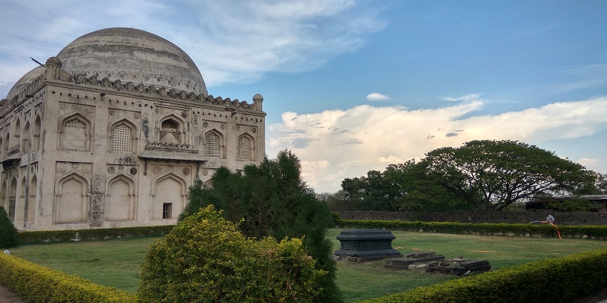 The Haft Gumbaz, also spelt Haft Gumbad - one of the places to visit in Gulbarga.