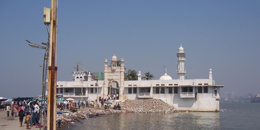 Haji Ali Dargah, one of the places to visit in Mumbai, is a mosque surrounded by water.