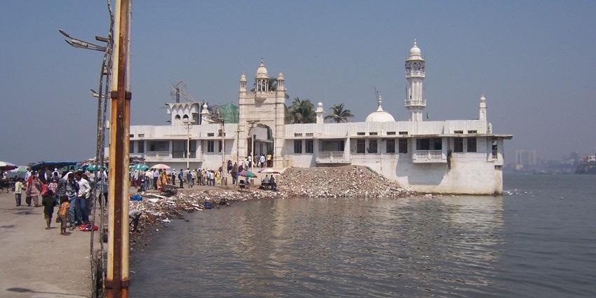 Haji Ali Dargah is the iconic mosque on Mumbai's scenic islet for travellers to explore.