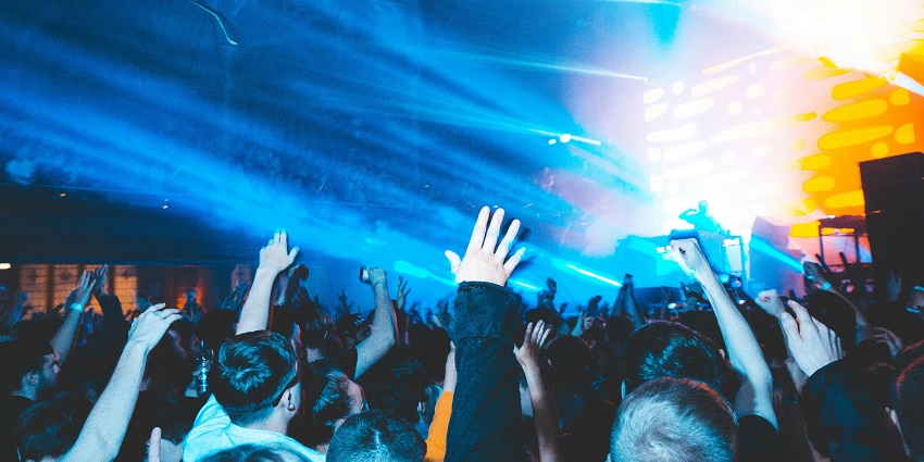 Hammerzz, is among the best places with dynamic DJs and pulsating dance music.