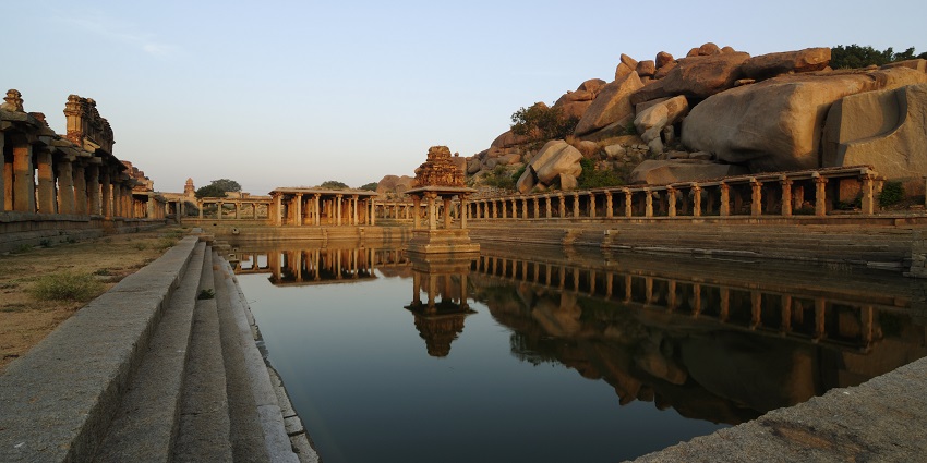A view of Krishna Pushkarini, one of the ruins of Hampi.