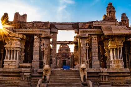 Explore places to visit in Hampi, the UNESCO site with ancient ruins, temples, and beautiful landscapes.