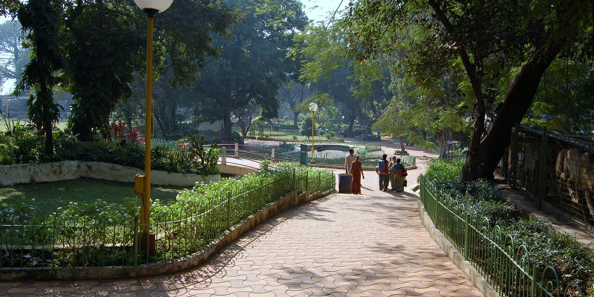 A tranquil oasis, the Hanging Garden - one of the places to visit in Mumbai for couples.