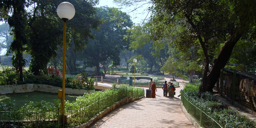 A tranquil oasis, Hanging Garden features vibrant flora in the financial capital of India.