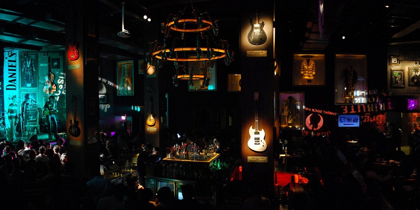 A complete view of the Hard Rock Cafe in Pune