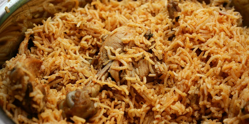Street food in Coimbatore serves flavorful vegetarian cuisine.