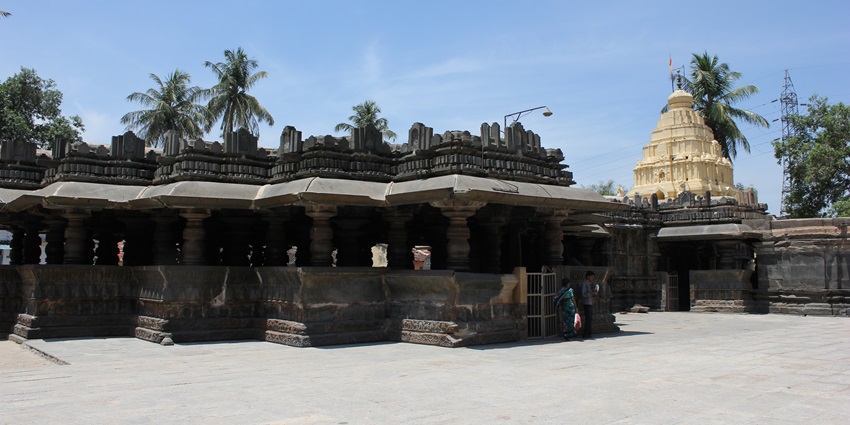 Scenic image of the ancient harihareshwar temple near Mumbai, a places to visit for near Mumbai