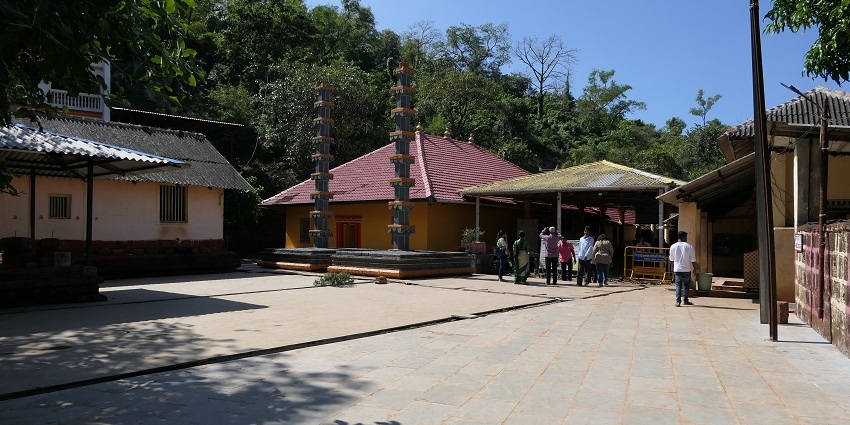 Harihareshwar Temple, is among the best tourist places in Shrivardhan with scenic views.