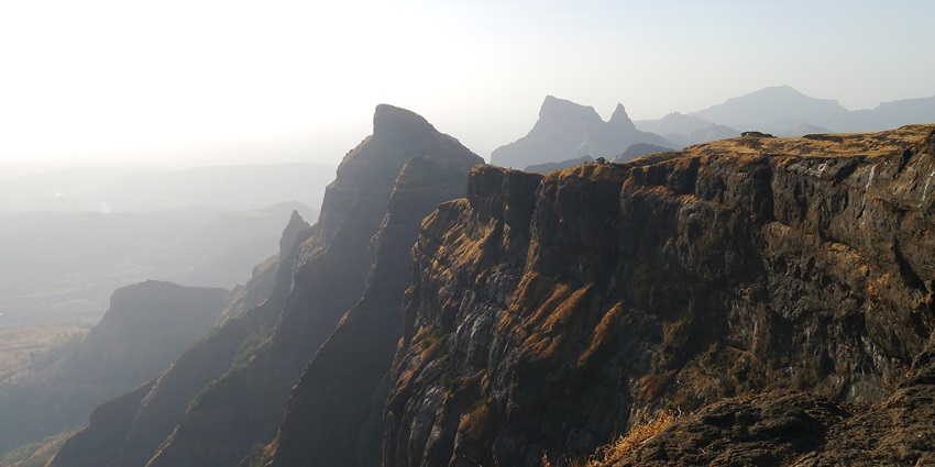 Konkankada, a curved cliff with an awe-inspiring view of the valley in Harishchandragad