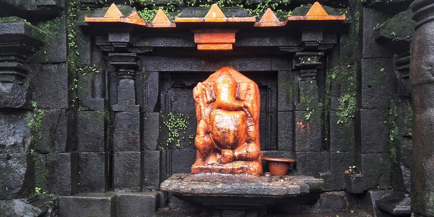 Majestic Harishchandreshwar Temple, featuring a stunning idol of Lord Ganesha!