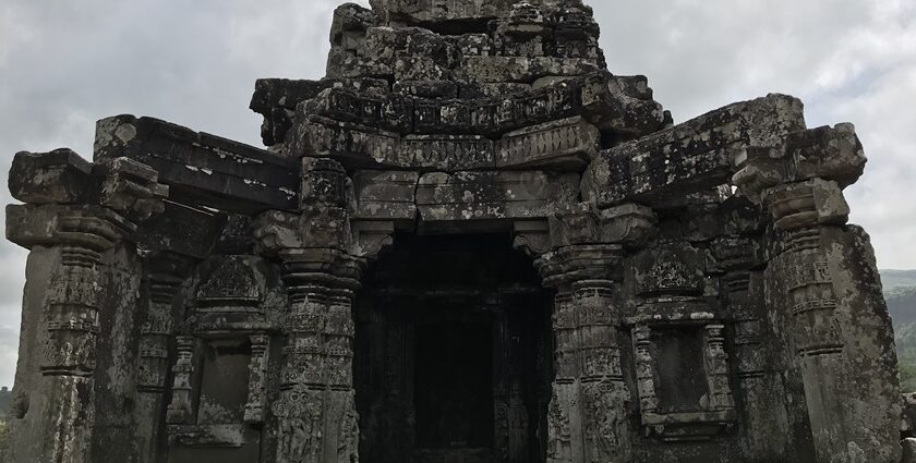 Hemadpanthi temples in Maharashtra reflect an ancient architecture that prevailed in India.