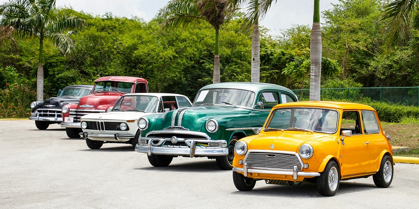 Visit the Heritage Transport Museum in Haryana and watch the display of vintage cars