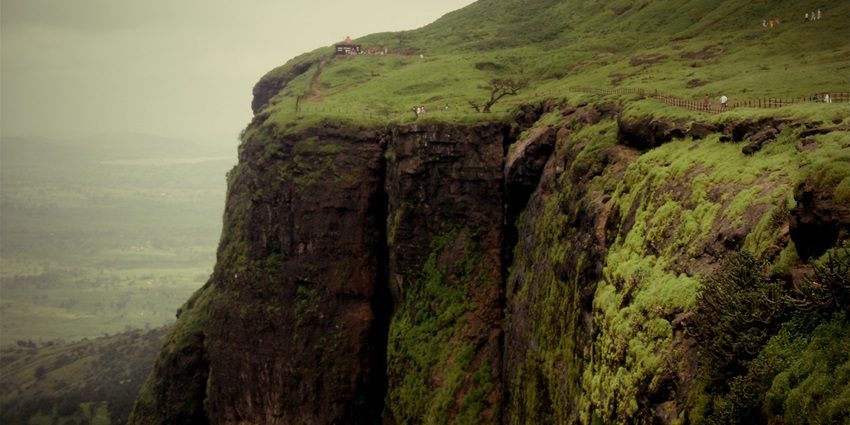 Witnessing Brahmagiri hill view with greenery is one of the things to do in Kodagu.