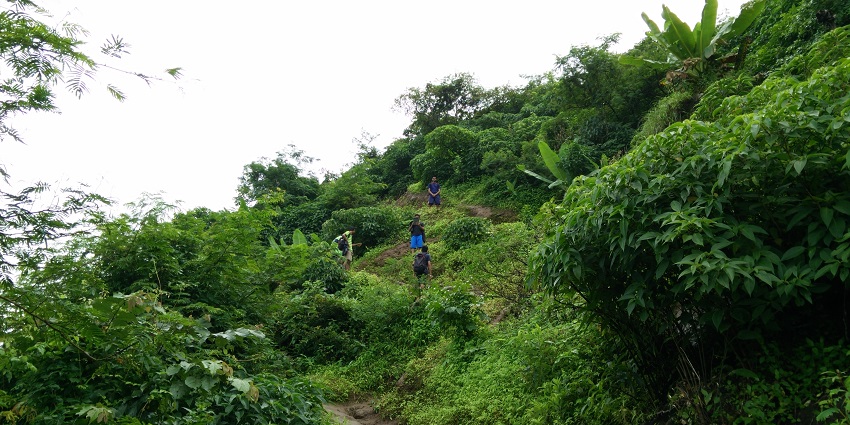 A view of people hiking to Tikona Fort, one of the adventurous things to do in Lavasa.