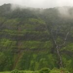 There are many hill stations near Maharashtra like Lonavala, Matheran, and Mahabaleshwar.