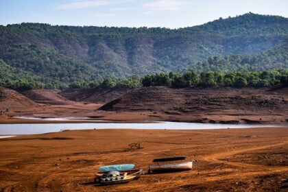 A stunning panoramic view of the Mahabaleshwar hills in Maharashtra with dense greenery.