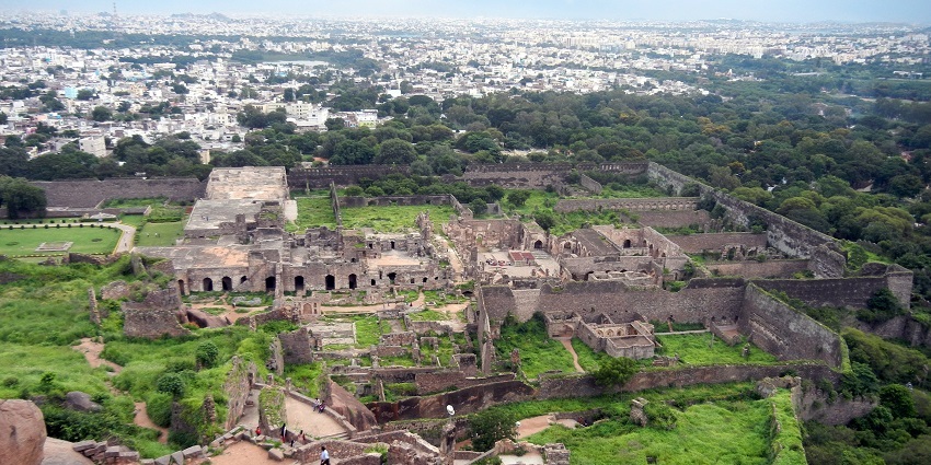 Mandangad Fort features ancient structures, carvings, showcasing Maratha military history.