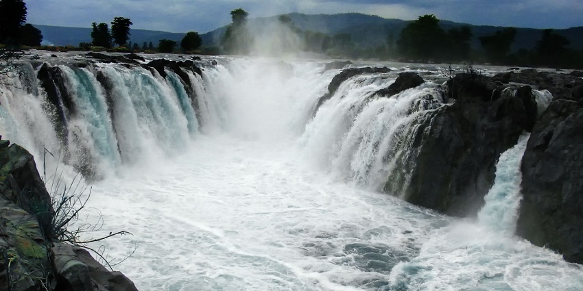 Image of waterfall - Known as the Niagara Fall of India, Hogenakkal Falls in Tamil Nadu