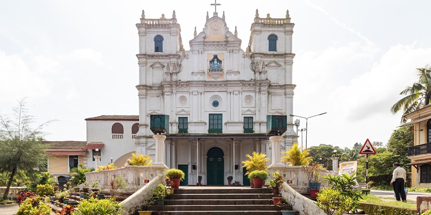 Holy Spirit Church is one of the most famous places to visit in Margao for couples.
