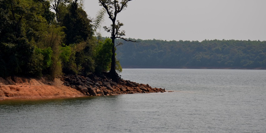 Serene view of Honnemaradu village on the backwaters of River Sharavathi–places to visit in shimoga