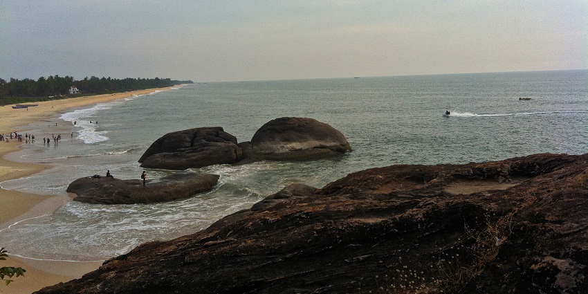 One of the places to visit in Kundapura is Hoode Beach with golden sands and a blue sky.