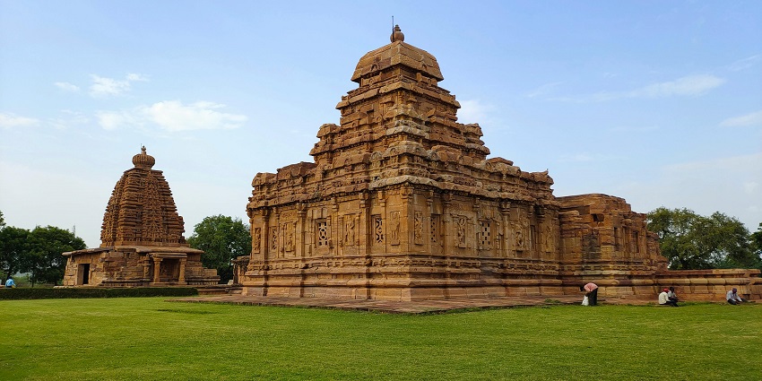 Places to visit in January near Bangalore include Hosur, known for industries, parks, and temples.