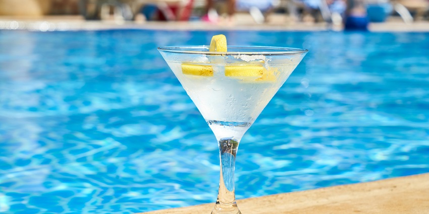 Hotel Royale Regent offers comfortable stays and the most vibrant pool party in Agra.